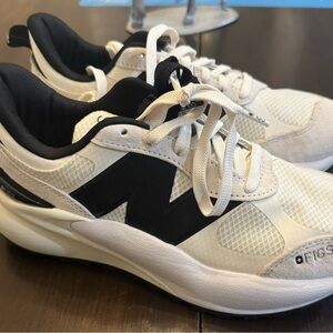 FIGS unisex new balance shoes women’s 8.5 men’s 7